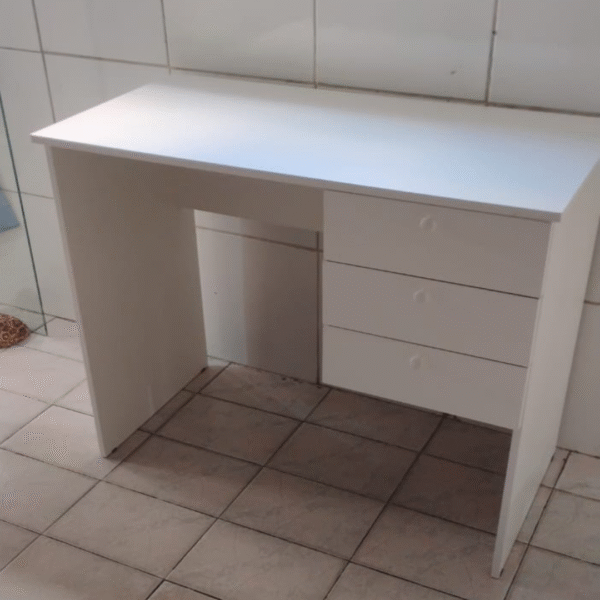 Mesa com 3 gavetas - Imagem 2